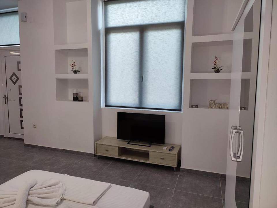 Tom'S Design Apartment ปาเลออน ซิฟลิคิออน ภายนอก รูปภาพ